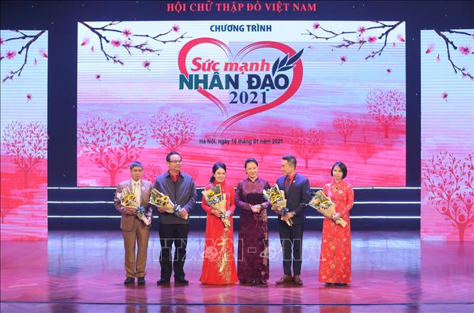 Tiếp tục chung sức với Đảng, Nhà nước, trợ giúp người nghèo hiệu quả hơn