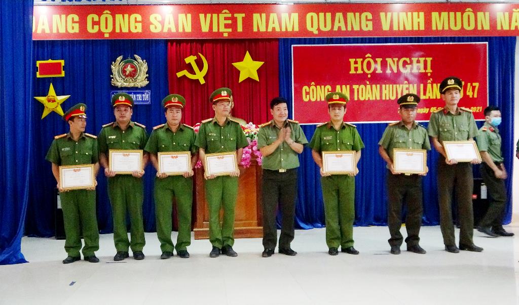 Tri Tôn đảm bảo bình an cho dân đón Tết