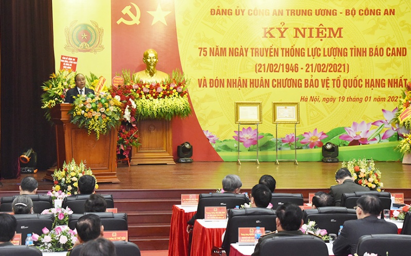 Thủ tướng Nguyễn Xuân Phúc dự Lễ kỷ niệm 75 năm truyền thống lực lượng Tình báo Công an nhân dân