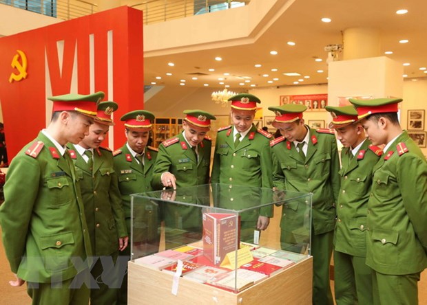 Thủ tướng dự Lễ kỷ niệm 75 năm Ngày truyền thống tình báo Công an