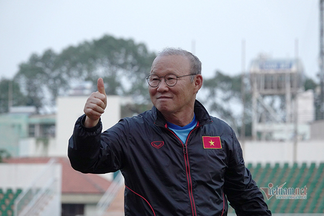 V-League khởi đầu ấn tượng: Thầy Park hân hoan nơi quê nhà