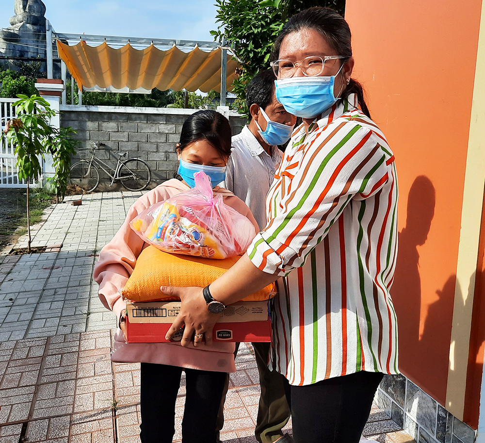 Châu Phú chăm lo Tết cho người dân
