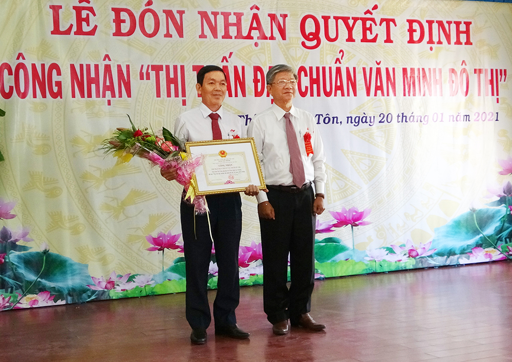 Thị trấn Tri Tôn được công nhận đạt chuẩn văn minh đô thị