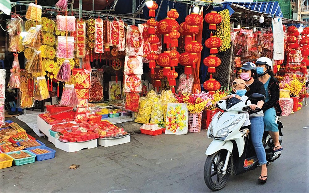 Mang Xuân xuống phố