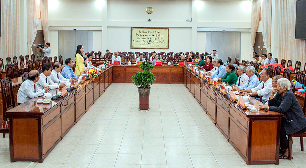 An Giang: Trao huy hiệu Đảng đợt 3- 2