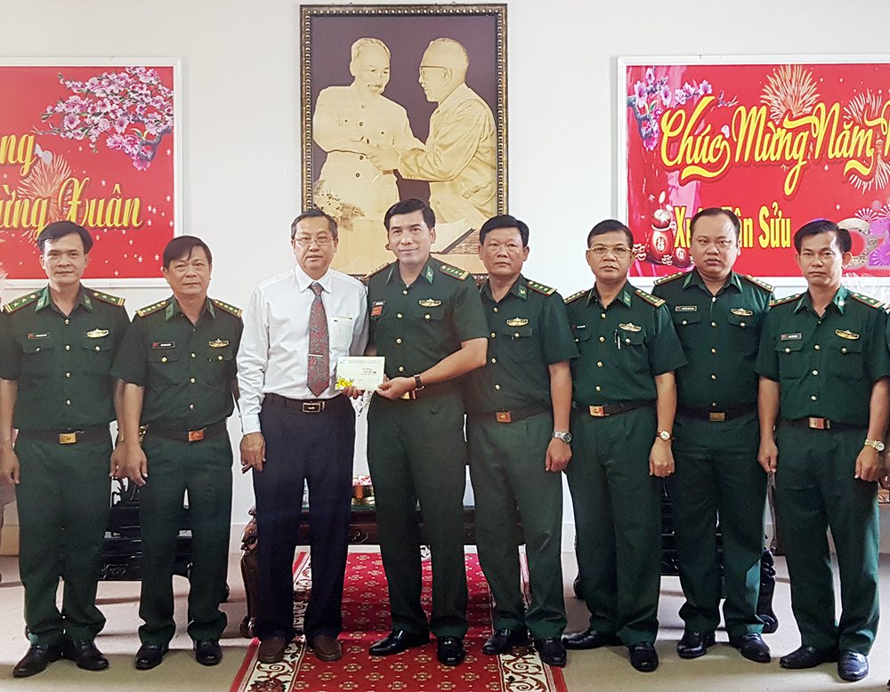 Phó Bí thư Thường trực Tỉnh ủy An Giang Lê Văn Nưng chúc Tết tại Tri Tôn và Châu Đốc