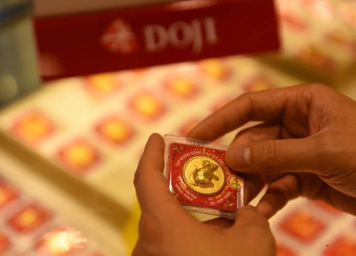 Giá vàng hôm nay 25-1: Đầu tuần chật vật tăng giá