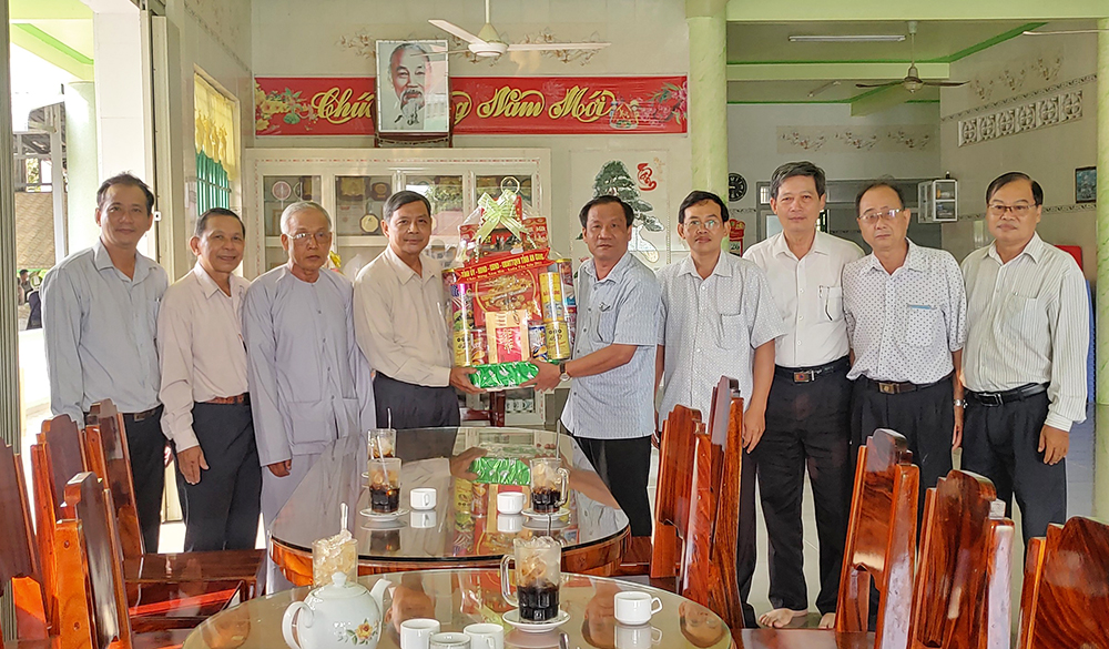 Lãnh đạo UBMTTQVN tỉnh An Giang thăm, chúc Tết các tổ chức tôn giáo