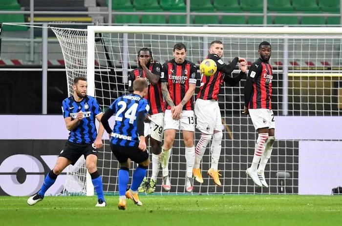 Người hùng Ibrahimovic hóa tội đồ, AC Milan thua ngược Inter ở Cúp quốc gia Ý