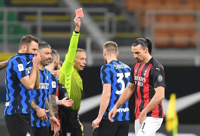 Người hùng Ibrahimovic hóa tội đồ, AC Milan thua ngược Inter ở Cúp quốc gia Ý