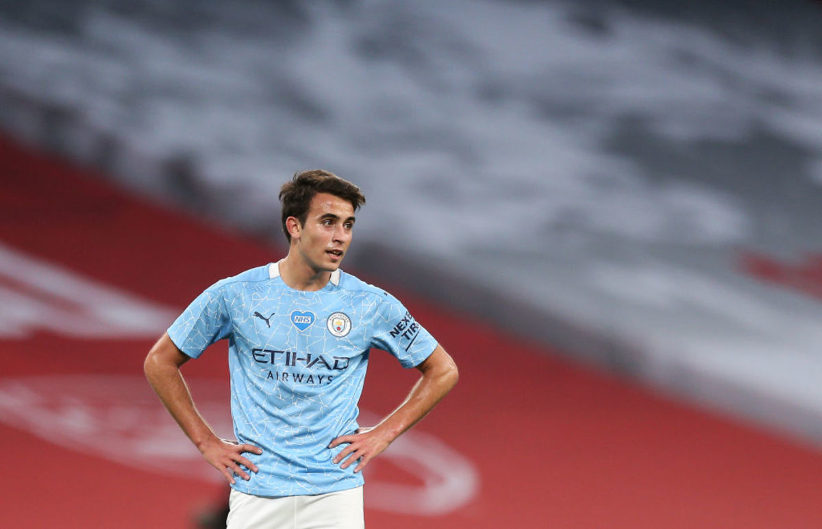 Man City đấu MU, Chelsea ký Neuhaus