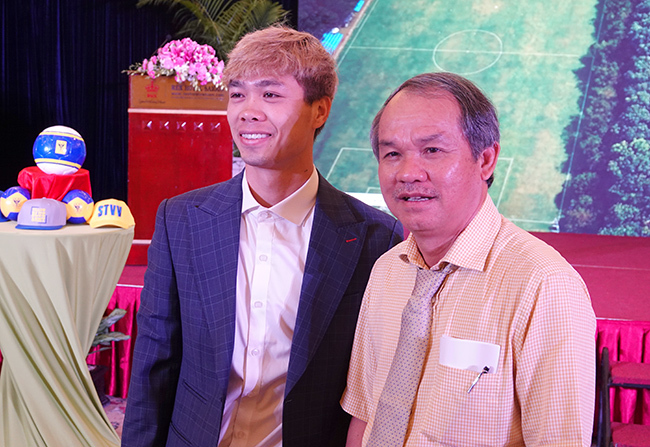 Đặng Văn Lâm sang Nhật: Bầu Đức tự hào, vì đâu
