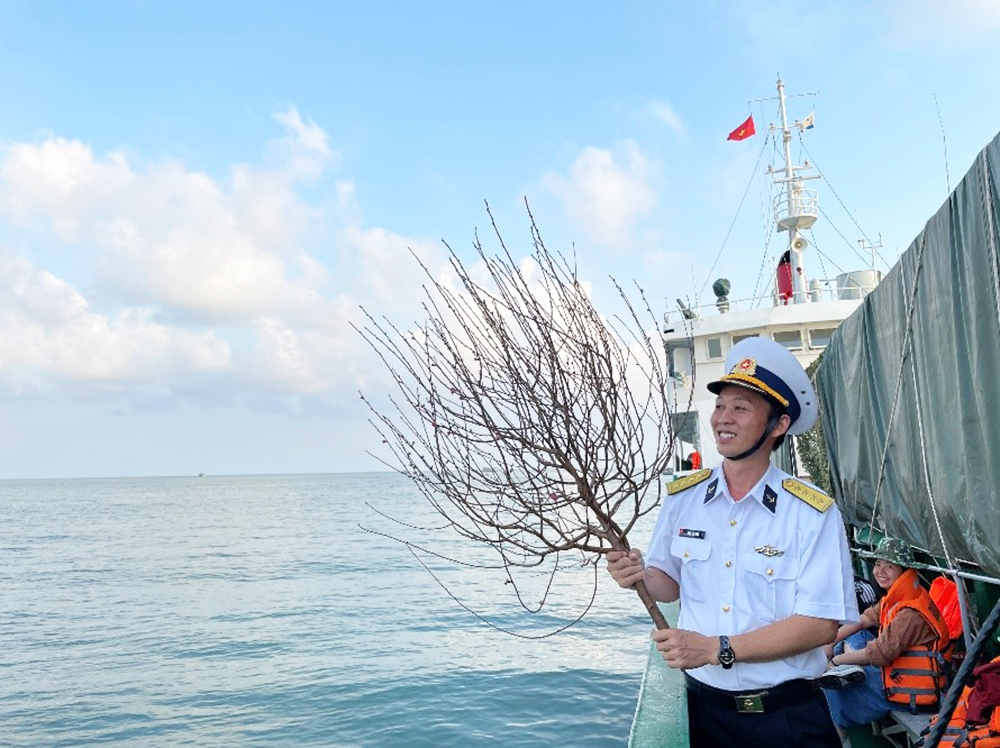 Mùa xuân trên biển Tây Nam