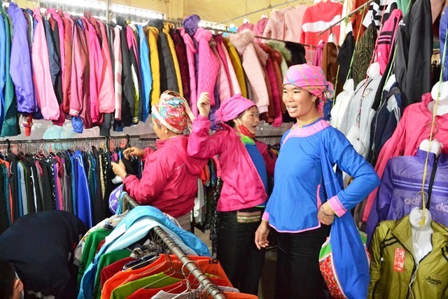Chợ phiên vùng cao ngày cuối năm