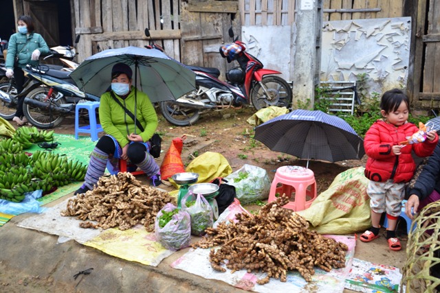 Chợ phiên vùng cao ngày cuối năm