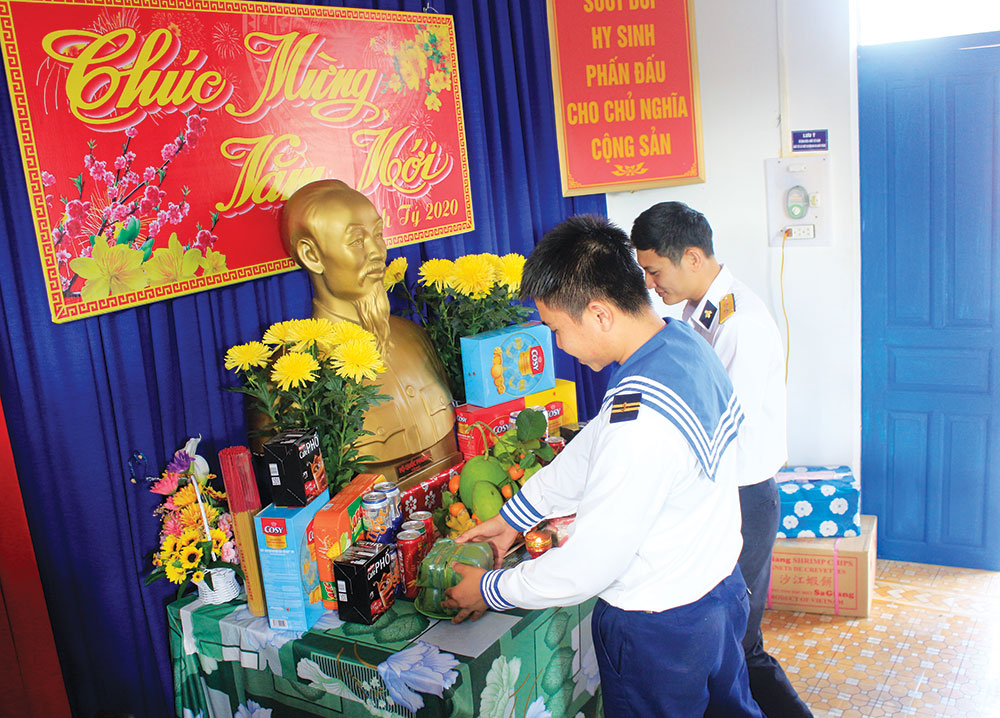 Tết sớm của lính biển Tây Nam