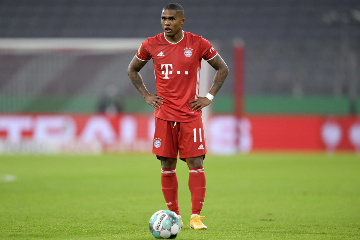 MU mua Max Aarons, PSG chốt lương Messi