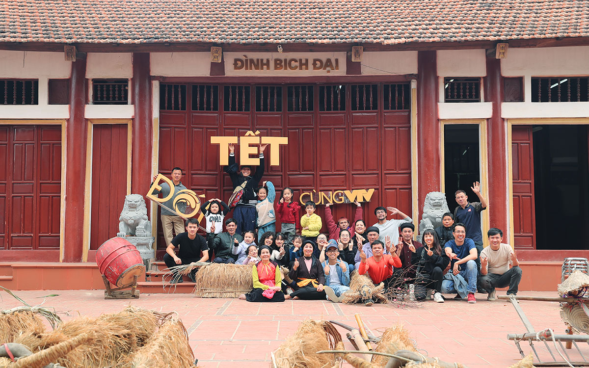Đón Tết “Đi về phía mặt trời”