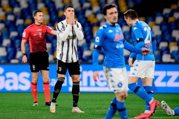 Ronaldo kém duyên, Juventus phơi áo trước Napoli