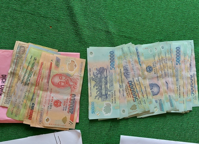 Đồng Tháp: Trao trả số tiền gần 26 triệu đồng cho người đánh rơi