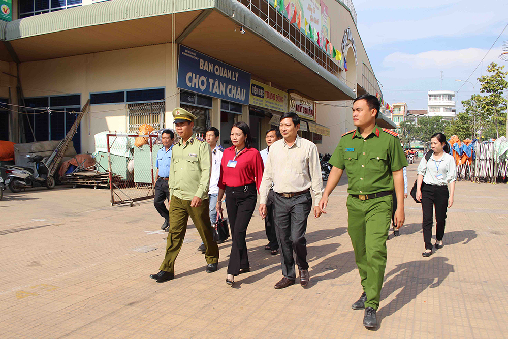 Tân Châu tiếp tục đấu tranh chống buôn lậu, gian lận thương mại