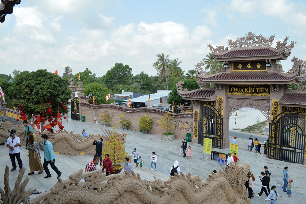 Du xuân an toàn