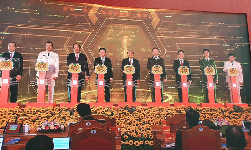 Khai trương hệ thống cơ sở dữ liệu quốc gia về dân cư và hệ thống sản xuất, cấp và quản lý căn cước công dân