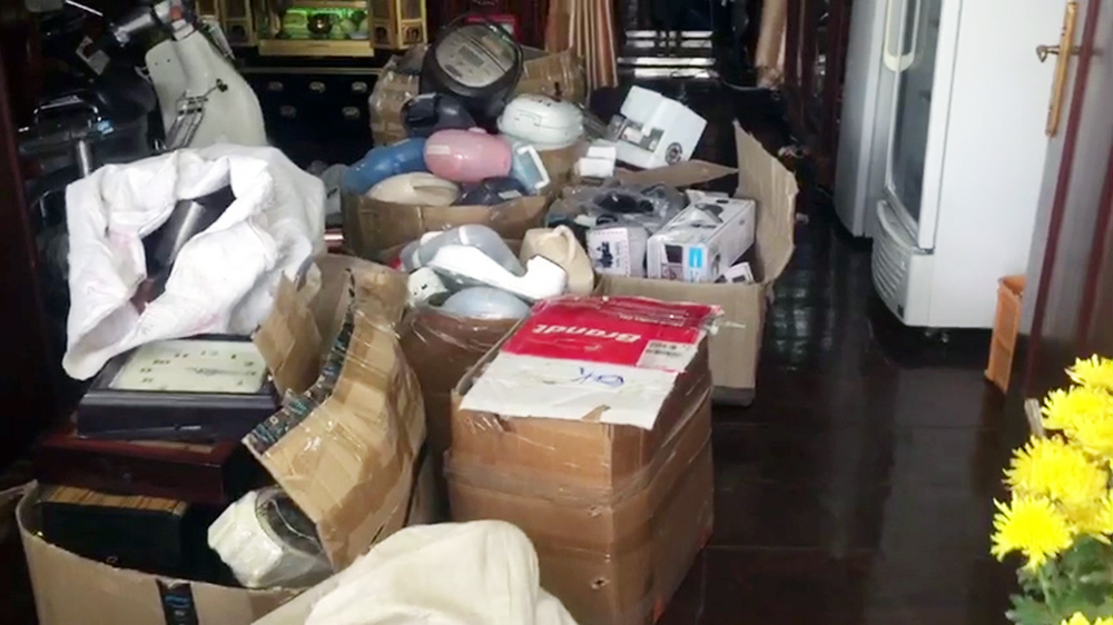 Công an An Giang phát hiện 2 điểm tập kết hàng hóa không rõ nguồn gốc “khủng” ở TP. Châu Đốc