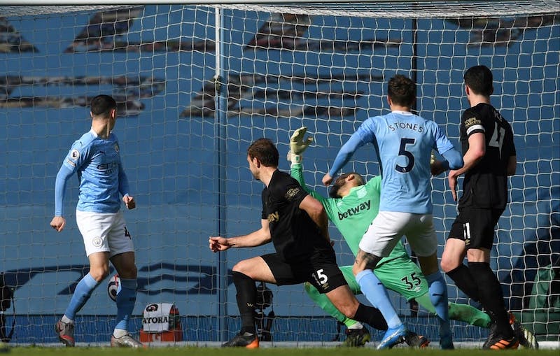Man City thắng West Ham 2-1