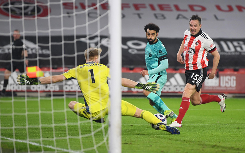Liverpool thắng "rửa mặt" đội bét bảng