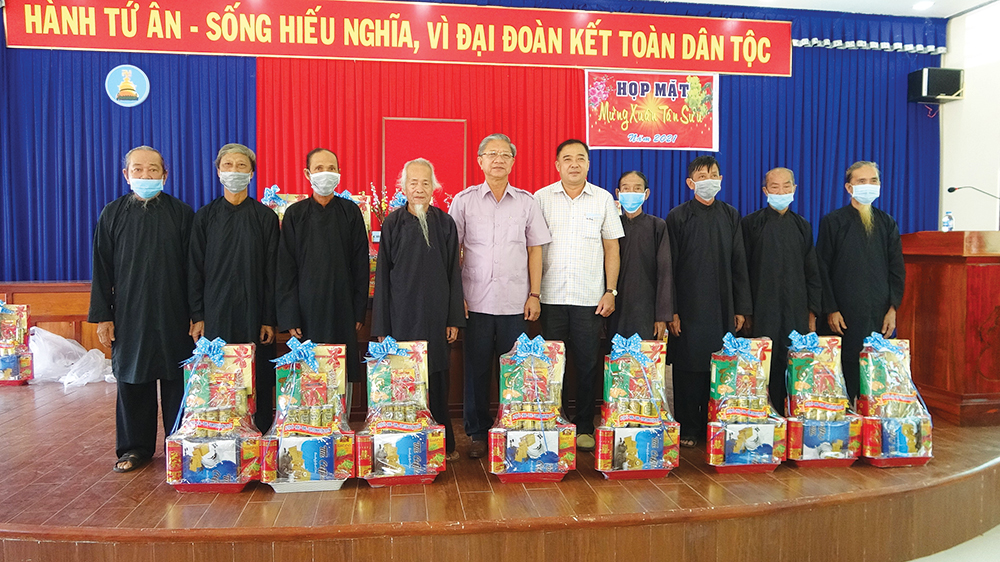 Tri Tôn tổ chức đón xuân vui tươi, an toàn