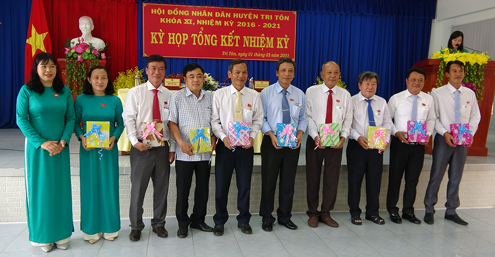HĐND huyện Tri Tôn tổng kết nhiệm kỳ 2016-2021