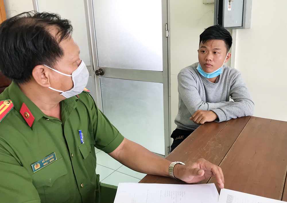 An Giang: Tạm giữ hình sự nhóm thanh niên mang theo hung khí đi đòi nợ thuê