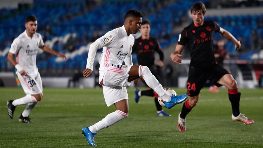 Thoát thua phút 89, Real mất ngôi nhì vào tay Barca