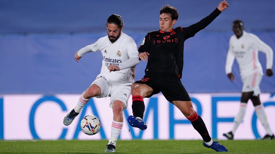 Thoát thua phút 89, Real mất ngôi nhì vào tay Barca