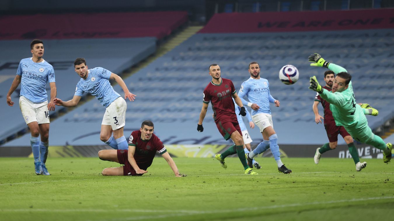 Vùi dập Wolves, Man City thắng trận thứ 21 liên tiếp