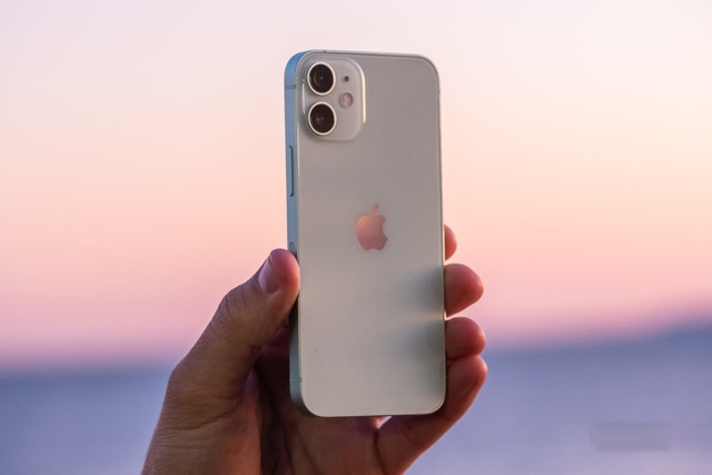 Apple nên "khai tử" iPhone 12 Mini?