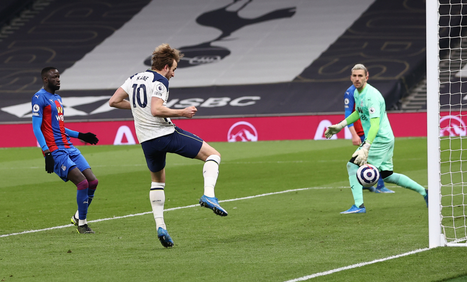 Bale và Kane bừng sáng, Tottenham đại thắng "bốn sao"