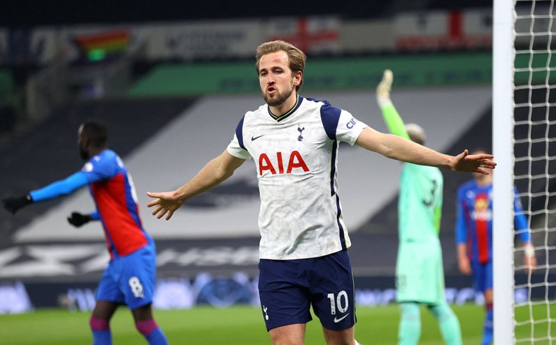 Bale và Kane bừng sáng, Tottenham đại thắng "bốn sao"