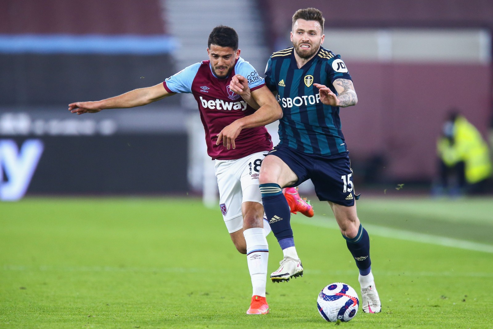 Lingard lại ghi bàn, West Ham áp sát tốp bốn