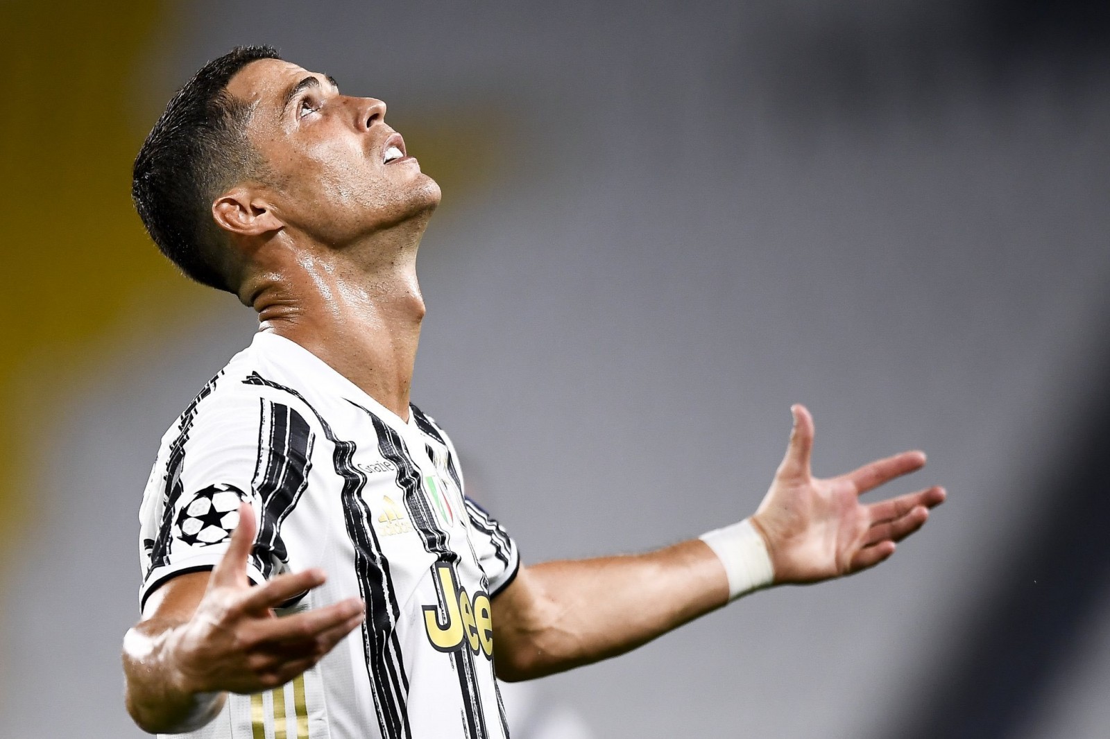 Porto hất cẳng Juventus khỏi cup C1 sau màn rượt đuổi nghẹt thở
