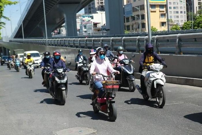 Nam Bộ ít mưa ngày nắng, miền Bắc ẩm nồm