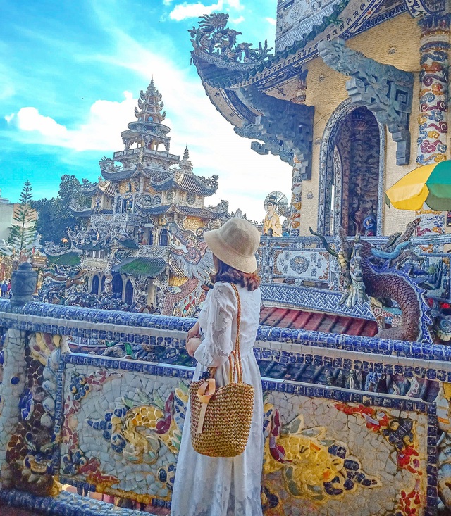 Ngôi chùa ve chai "độc nhất vô nhị", nắm giữ nhiều kỷ lục nhất Việt Nam
