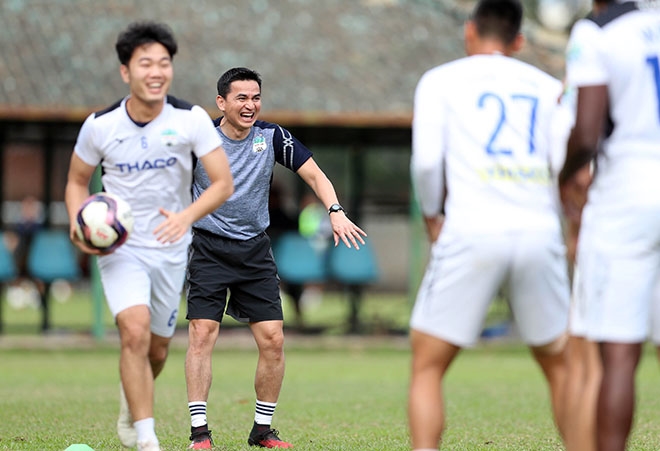 Nhận định trận HAGL vs Bình Định: HLV Kiatisak tiếp đà chiến thắng