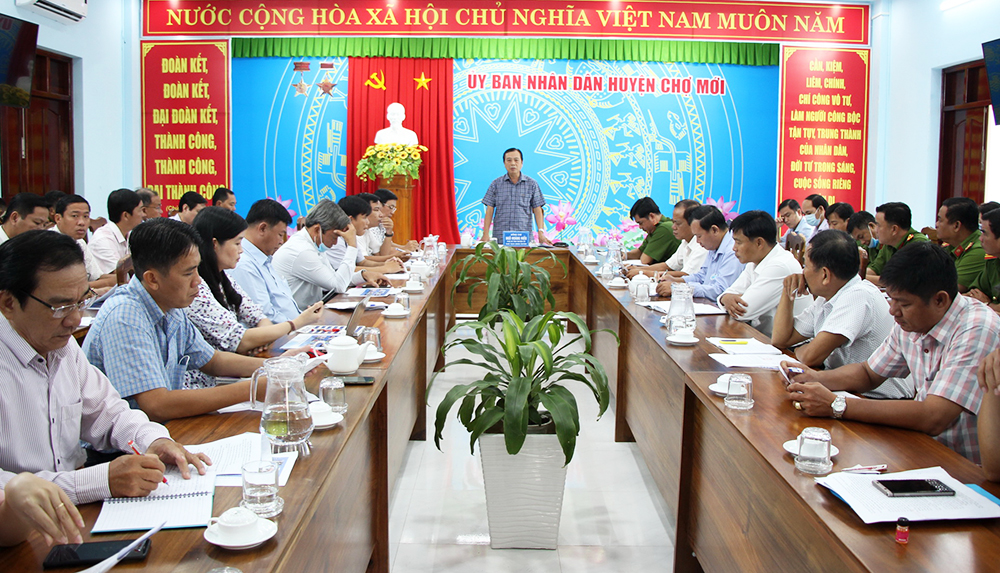 Chợ Mới họp bàn tháo gỡ khó khăn thực hiện cấp căn cước công dân gắn chíp điện tử
