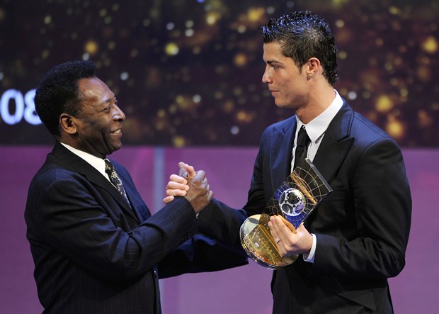 Ronaldo chính thức xô đổ kỷ lục vĩ đại của 'Vua bóng đá' Pele