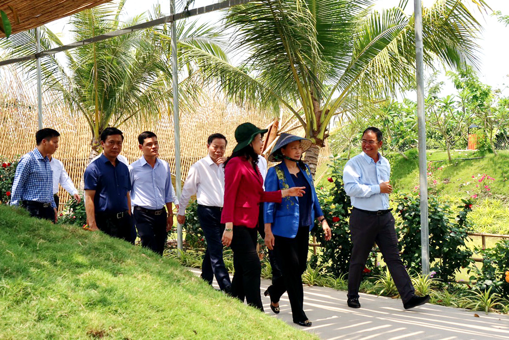 Chủ tịch Quốc hội Nguyễn Thị Kim Ngân thăm Khu du lịch sinh thái Mỹ Luông