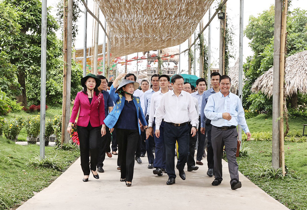 Chủ tịch Quốc hội Nguyễn Thị Kim Ngân thăm Khu du lịch sinh thái Mỹ Luông