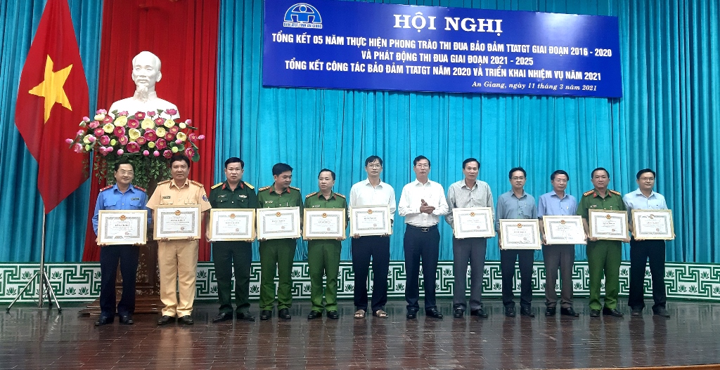 An Giang tăng cường các biện pháp đảm bảo trật tự an toàn giao thông