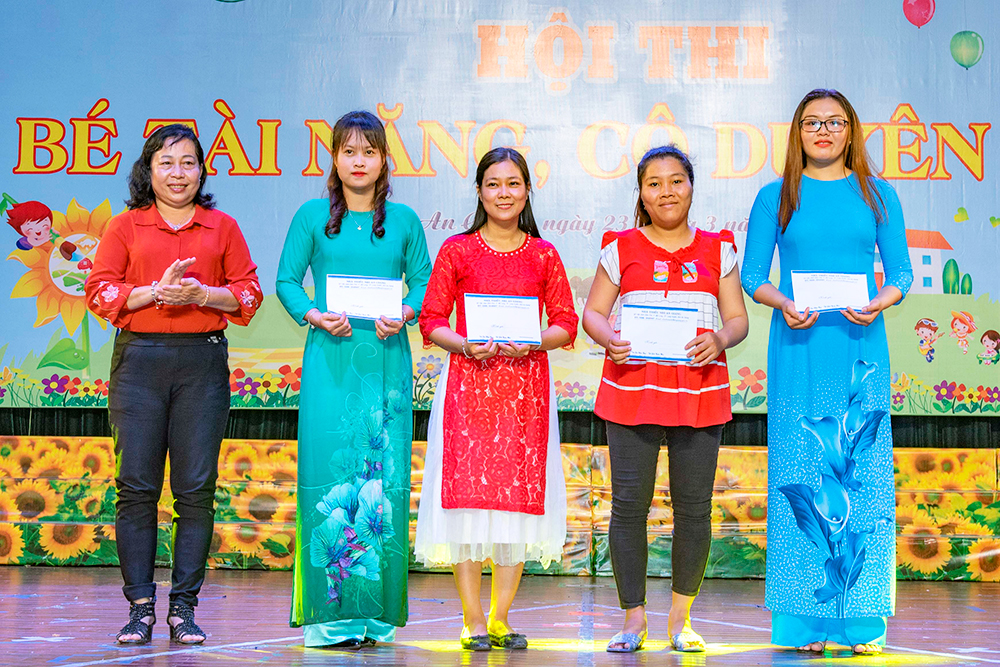 Trường Mầm non Sen Hồng: Hội thi “Bé tài năng, cô duyên dáng” năm 2021